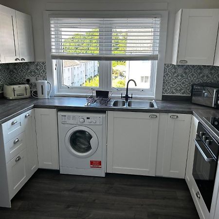 Entire Modern Apartment In Oban With Balcony Екстериор снимка