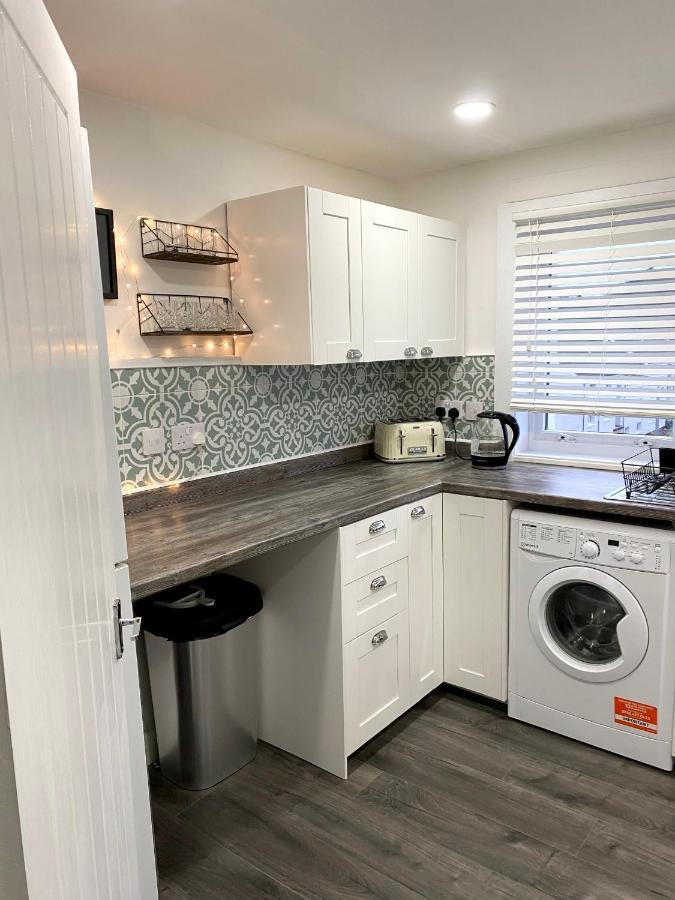 Entire Modern Apartment In Oban With Balcony Екстериор снимка