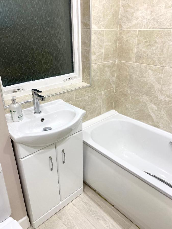 Entire Modern Apartment In Oban With Balcony Екстериор снимка
